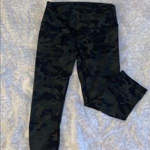Lululemon Camo Wunder Under Crop